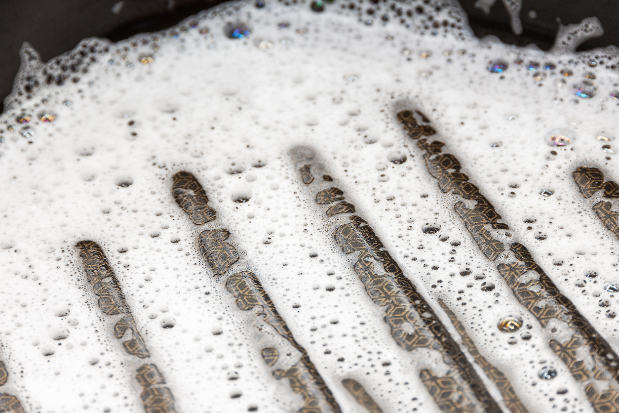 How to Clean Your Oven Trays